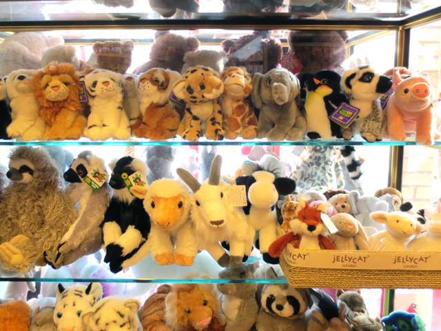 stuffed-toys-at-toy-terminal-toy-store 